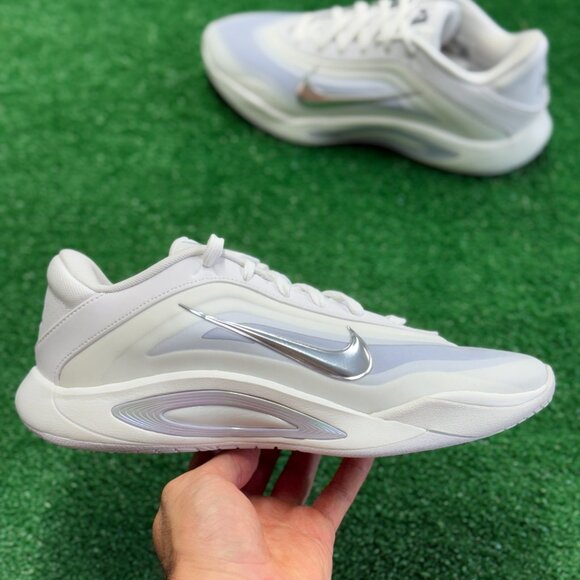 Nike A'One Pearl Womens Basketball FZ8605-100 VNDS Sz 9.5 - Picture 1 of 7